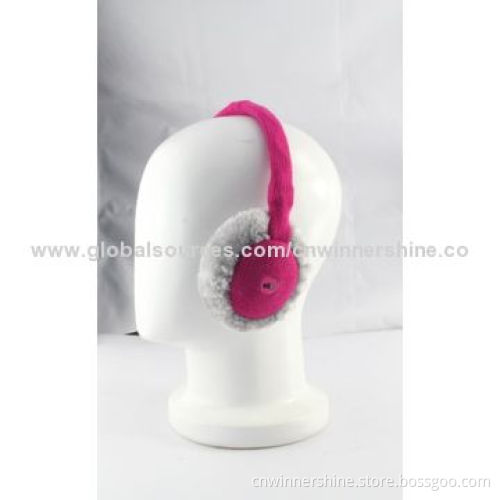 Snowflake Jacquard Bluetooth Earmuff with 3.5mm Jack, Made of 100% Acrylic